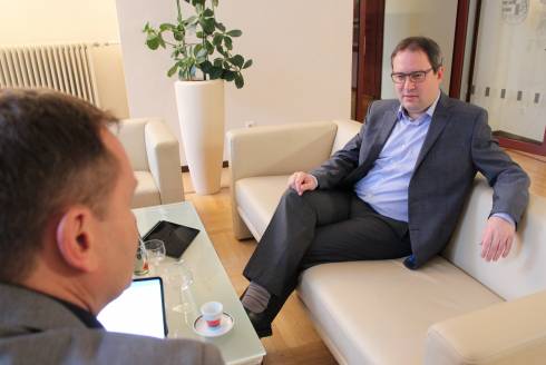 Regierungspräsident Florian Luderschmid im Interview mit Frank Ebert, Geschäftsführer Oberfranken Offensiv Foto: Vanessa Weiskopf
