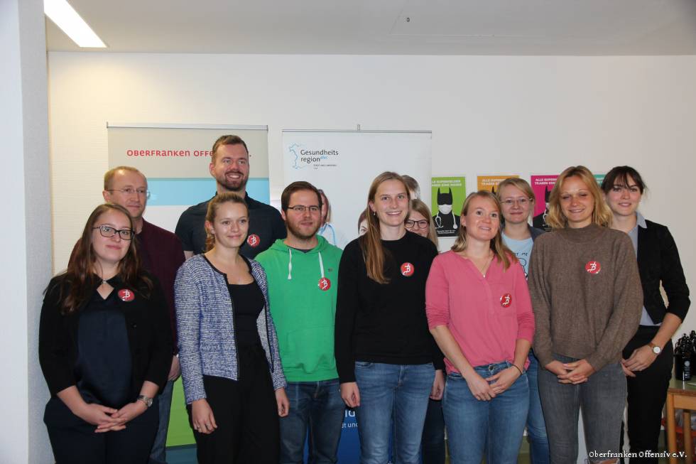 Zehn Studierende der Friedrich-Alexander-Universität Erlangen-Nürnberg informierten sich in Naila und Lichtenberg über die Chancen, die der Beruf Hausarzt bietet.